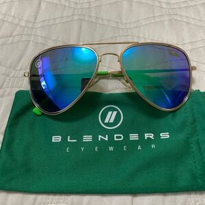 Blenders Eyewear Aviator Sunglasses